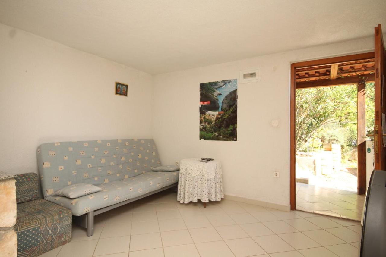 Apartments With A Parking Space Rukavac, Vis - 2444 Rukavac  Bagian luar foto
