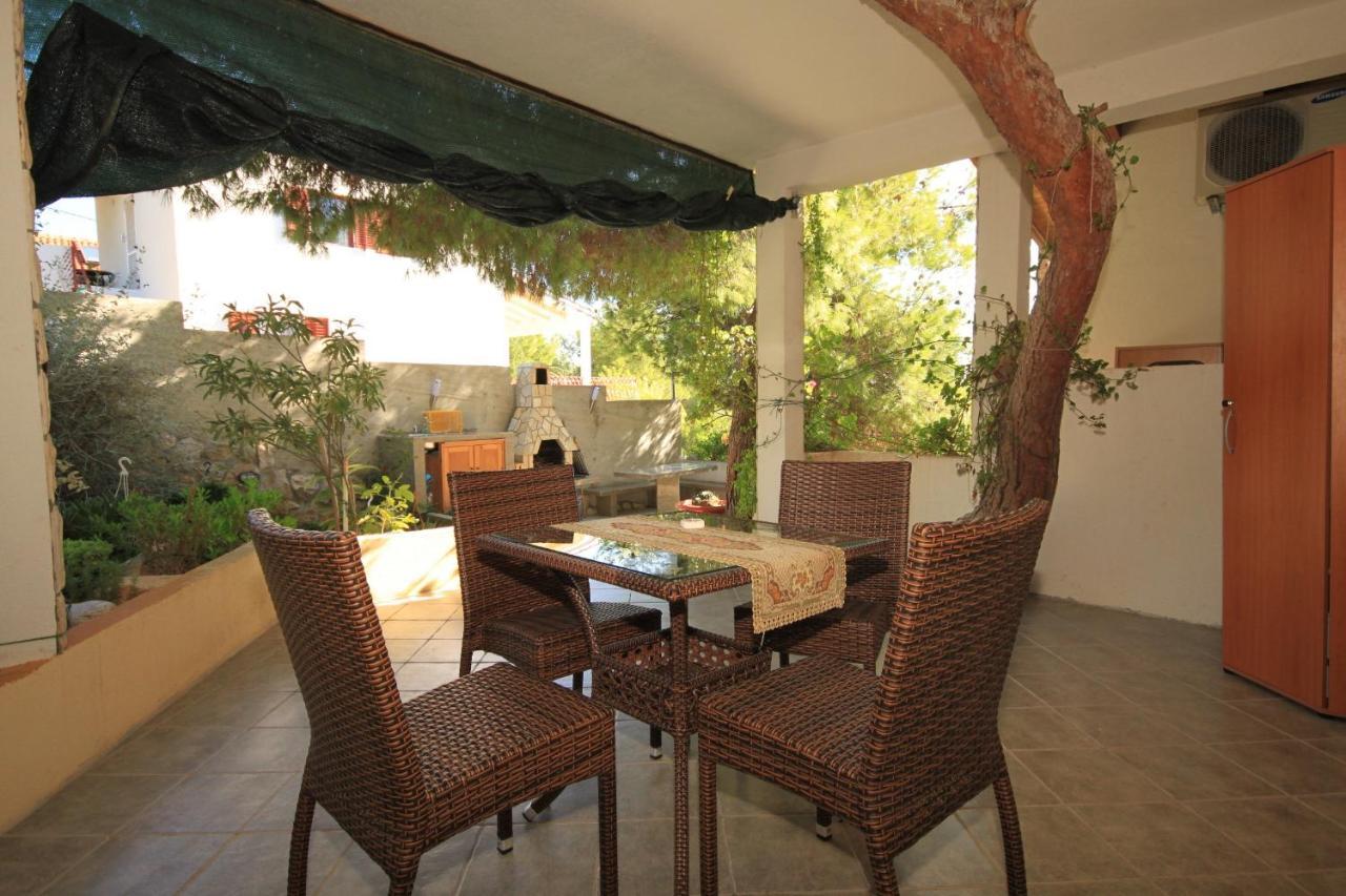 Apartments With A Parking Space Rukavac, Vis - 2444 Rukavac  Bagian luar foto