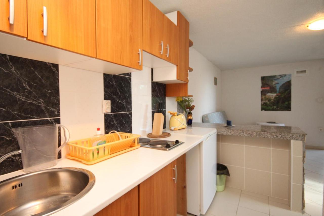 Apartments With A Parking Space Rukavac, Vis - 2444 Rukavac  Bagian luar foto