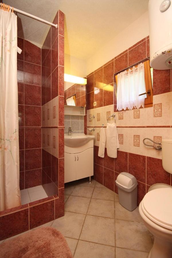Apartments With A Parking Space Rukavac, Vis - 2444 Rukavac  Bagian luar foto